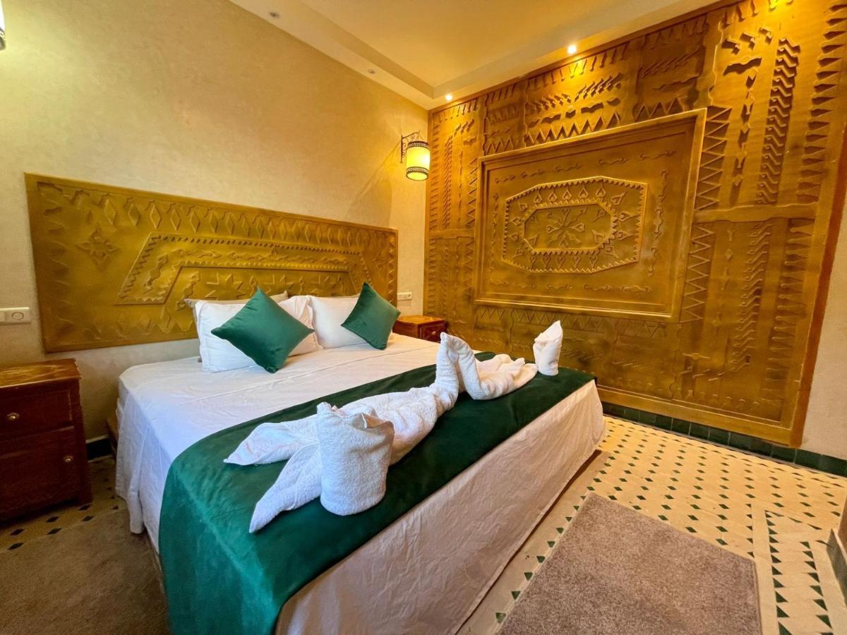 Hotel Apartments Lexpert " Riad The Family" Merzouga Exterior photo